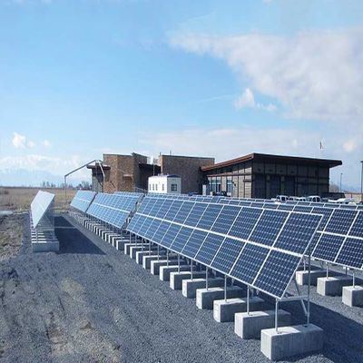 Bom preço. Sistema solar ligado a grelha de montagem em solo on-line